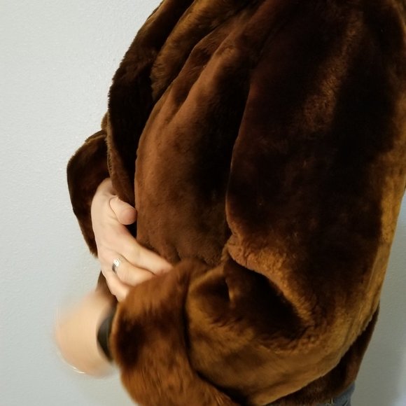 Vintage fur capelet with sleeves - Picture 3 of 9